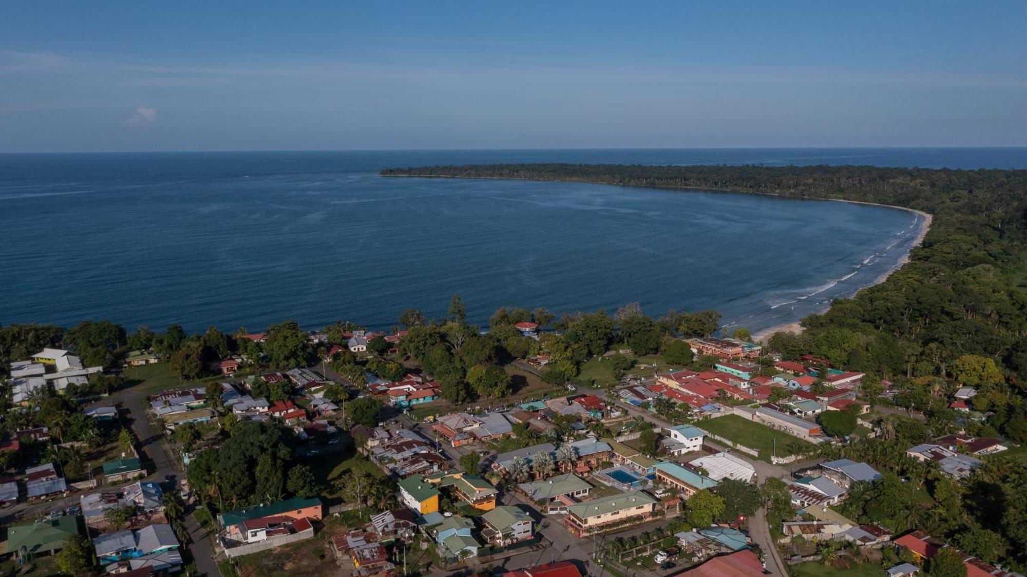 Namaitami Casa Hermosa Con Ac Y Piscina A Solo 650 Metros Del Parque Nacional Cahuita Εξωτερικό φωτογραφία