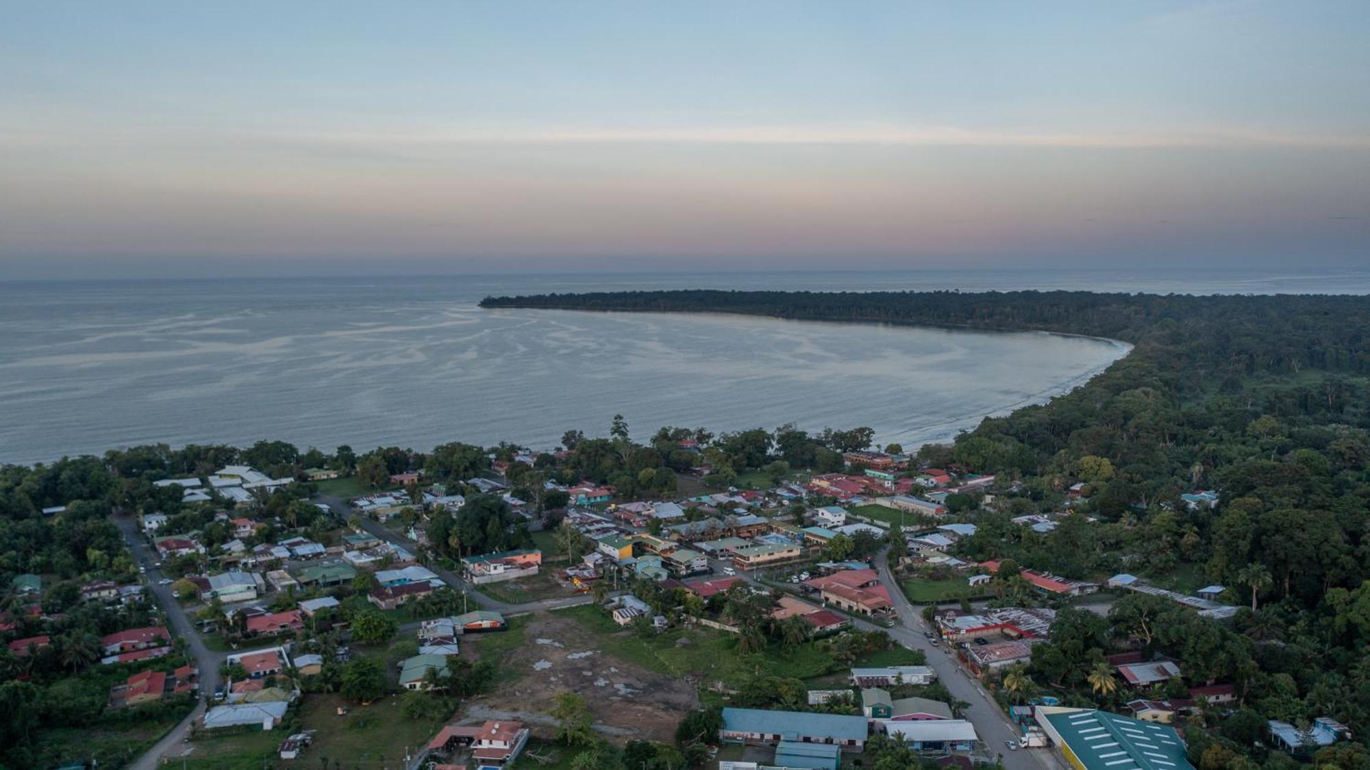 Namaitami Casa Hermosa Con Ac Y Piscina A Solo 650 Metros Del Parque Nacional Cahuita Εξωτερικό φωτογραφία