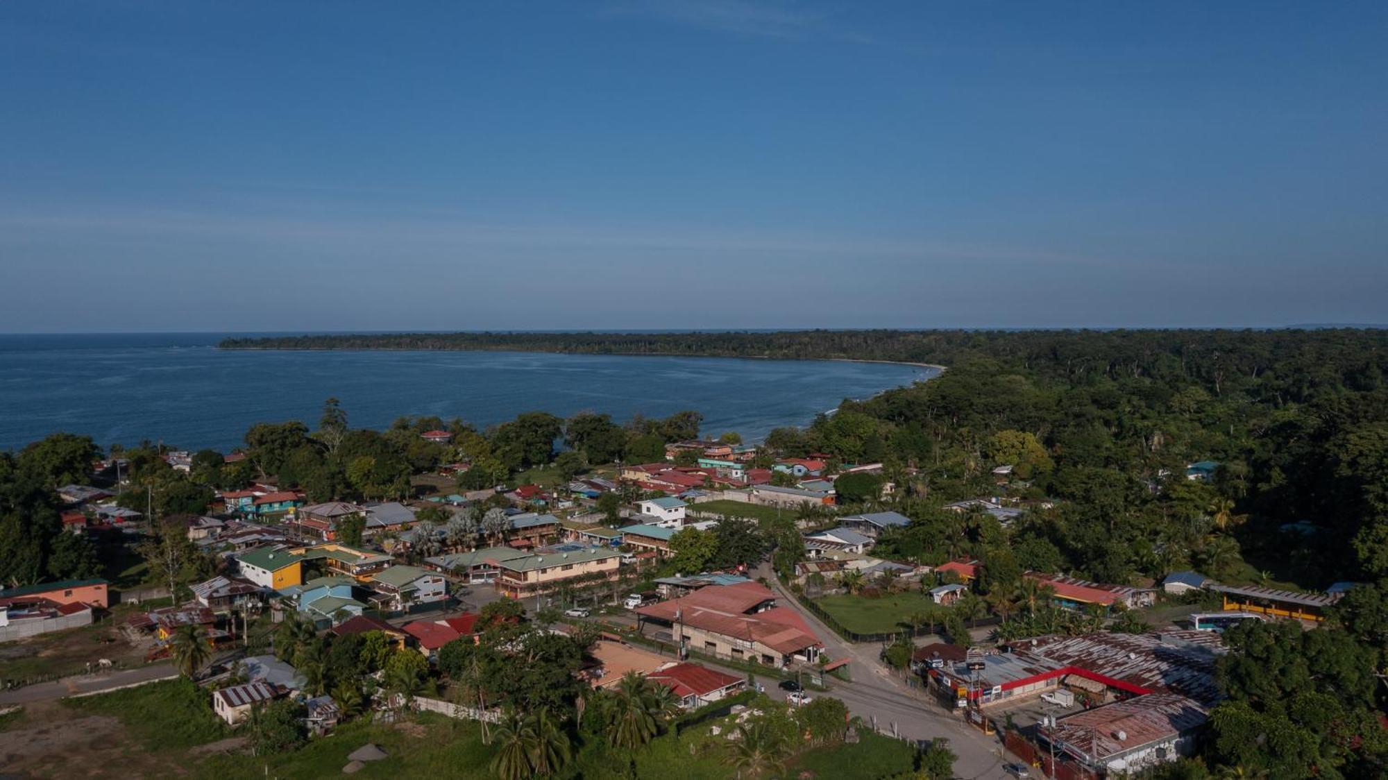 Namaitami Casa Hermosa Con Ac Y Piscina A Solo 650 Metros Del Parque Nacional Cahuita Εξωτερικό φωτογραφία