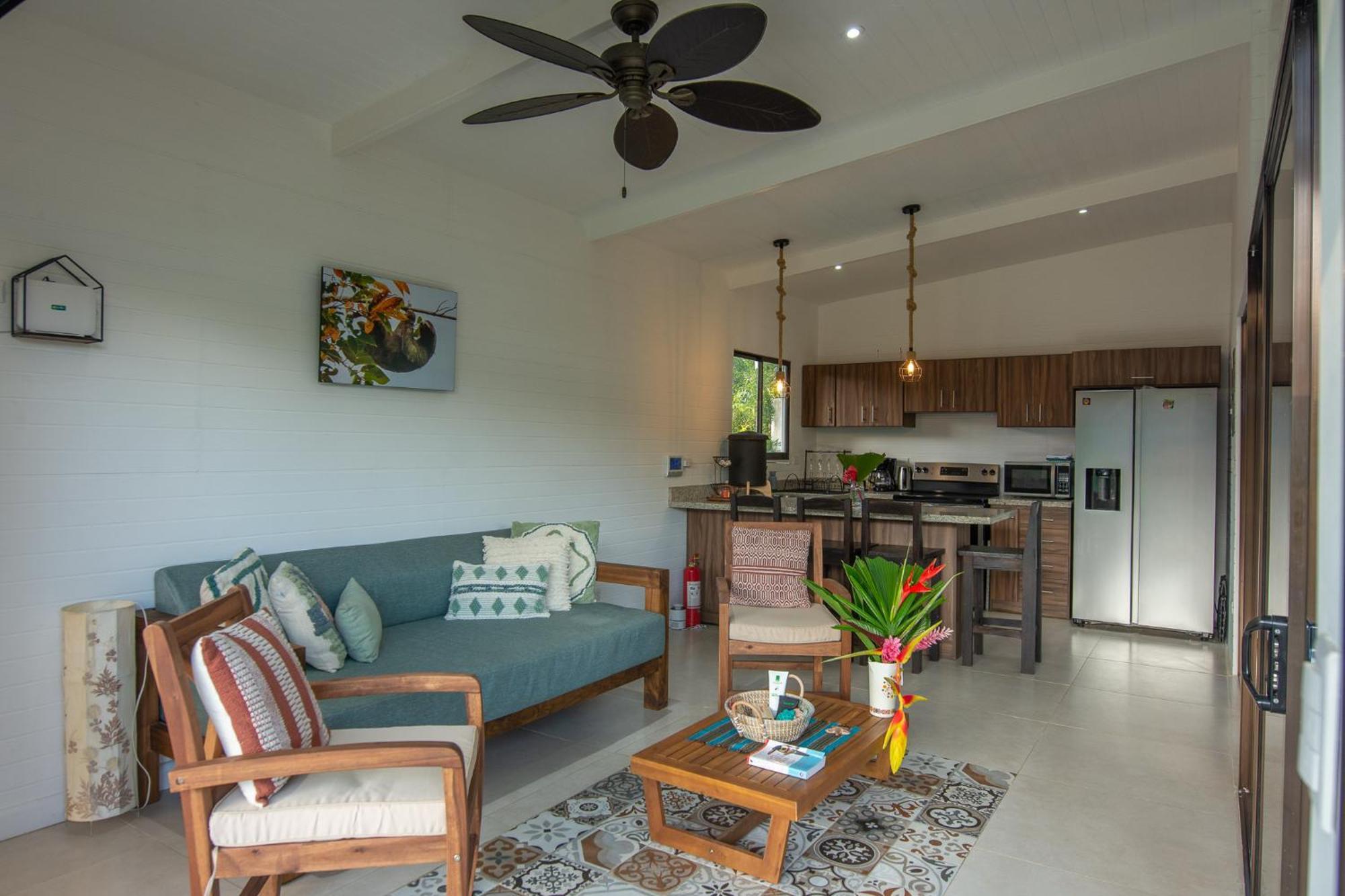 Namaitami Casa Hermosa Con Ac Y Piscina A Solo 650 Metros Del Parque Nacional Cahuita Εξωτερικό φωτογραφία